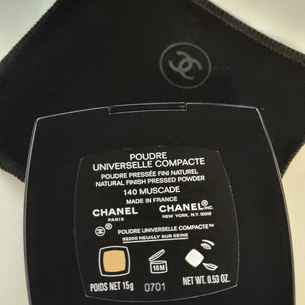 BRAND NEW! Chanel Poudre Universelle Compacte